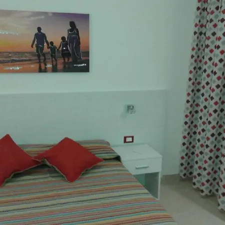 Malvarosa Apartment *